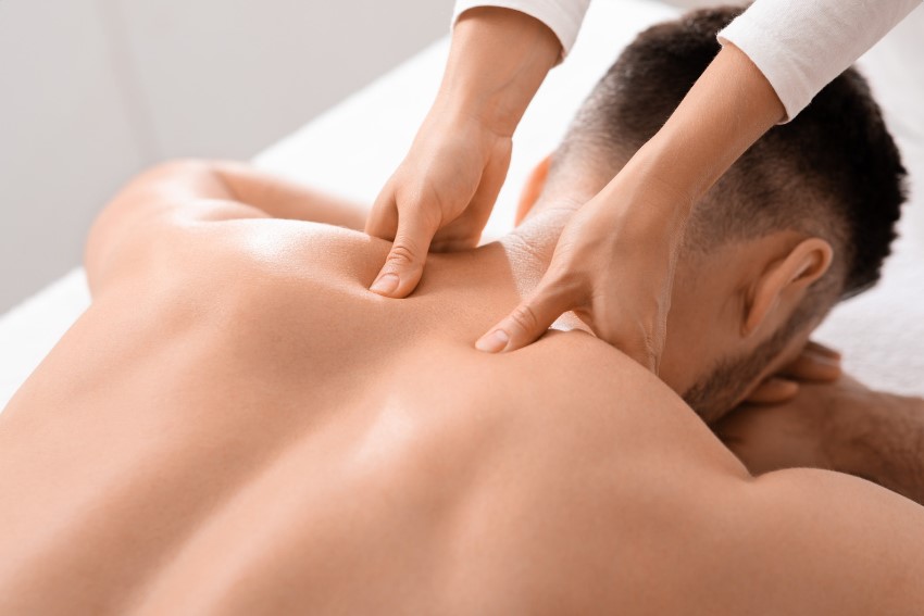 Lớp học xoa bóp bấm huyệt vật lý trị liệu